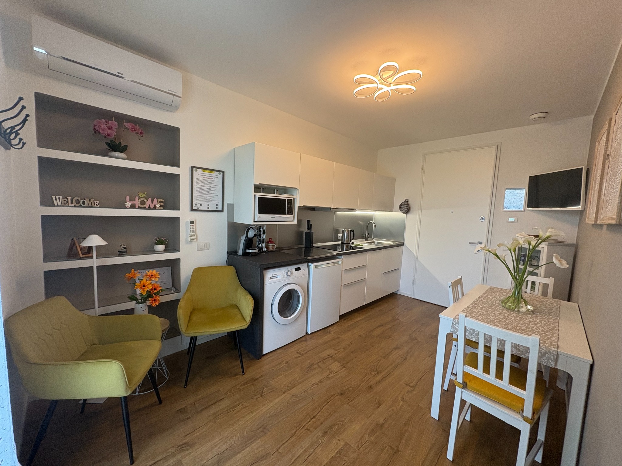Nature Home Apartment: salotto